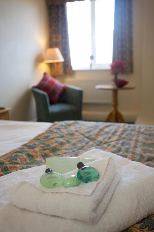 Hunters Lodge Hotel Кру Номер фото