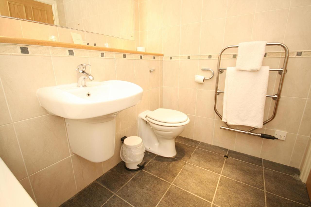 Hunters Lodge Hotel Кру Экстерьер фото